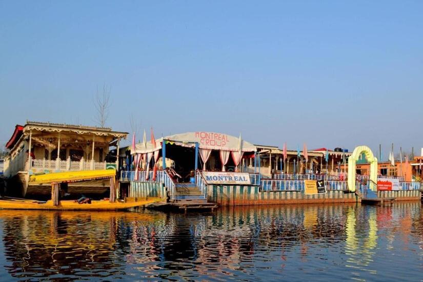 Montreal Group Of Houseboats Hotel Srinagar  Bagian luar foto